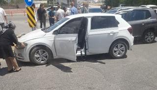 İki otomobilin &ccedil;arpıştığı kazada 1 kişi yaralandı