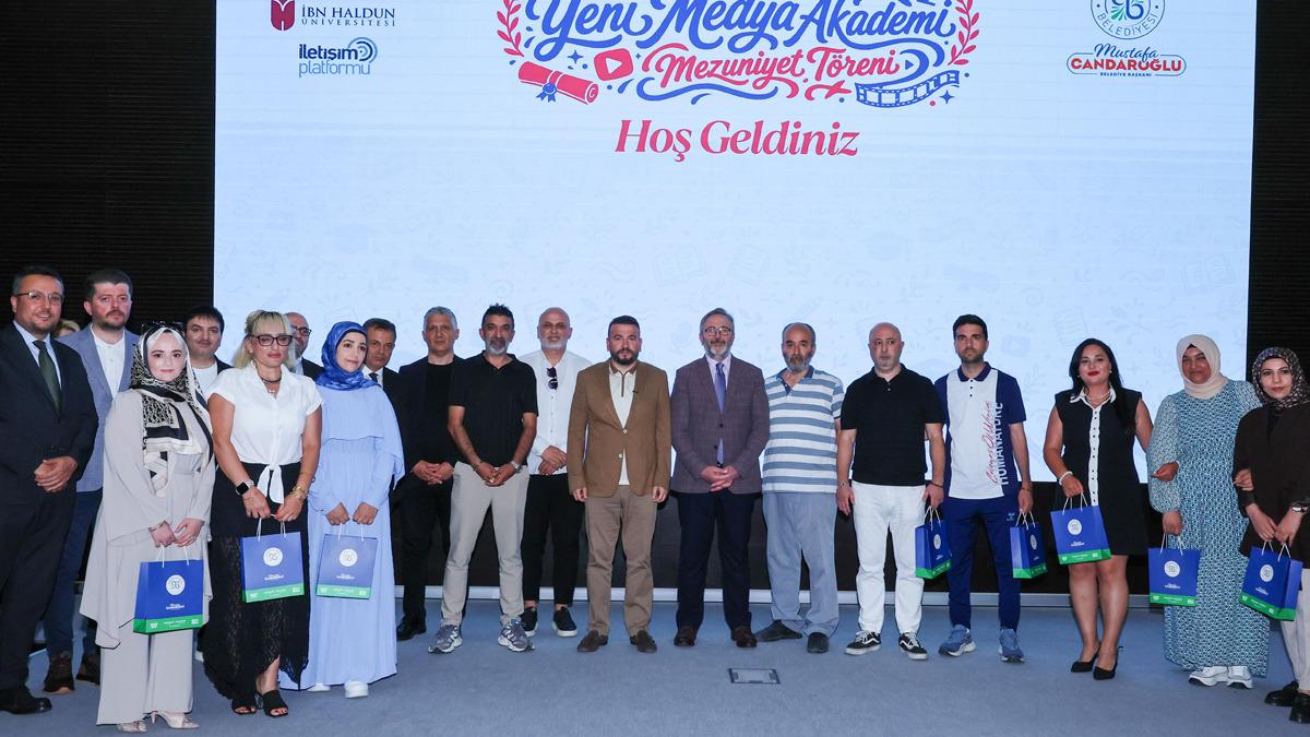 Arnavutk&ouml;y de Yeni Medya Akademi ikinci d&ouml;nem mezunlarını verdi 1