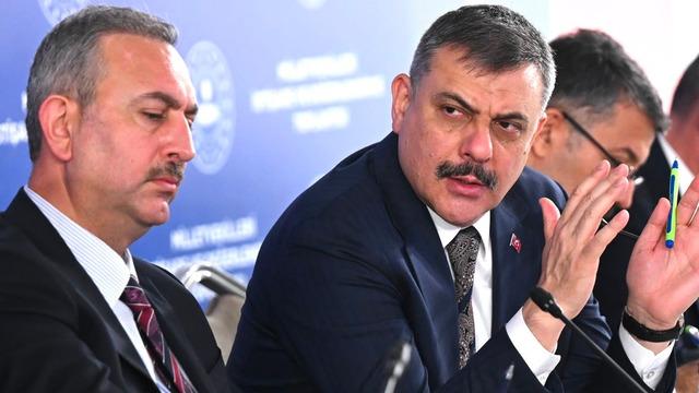 Bakan Çiftçi açıkladı: Türkiye’de yasal kalış hakkına sahip yabancı sayısı belli oldu