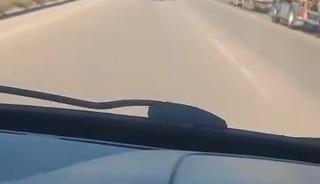 Otobanda kaza kamerada, kıl payıyla kazadan kurtuldu