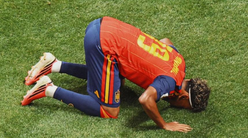 Lamine Yamal, "secdeli" gol sevinci sonrası sosyal medyada hedef oldu