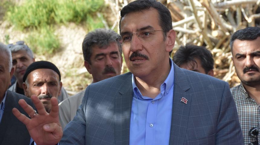 "Güçlü Türkiye'nin temellerini atıyoruz"