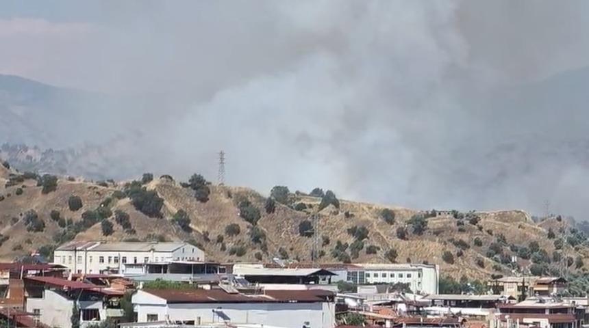 Nazilli&rsquo;de zirai alan yangını