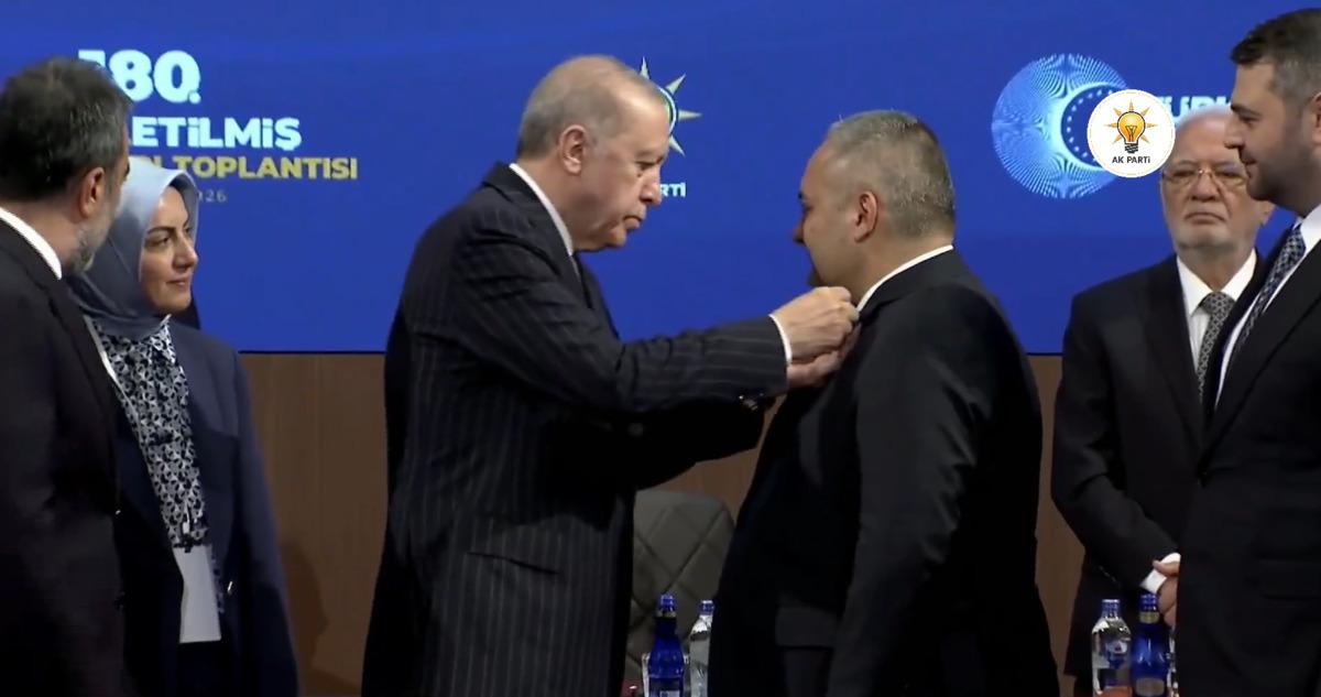 Rasim Arı ve Mesut &Ouml;zarslan AK Parti de! Erdoğan partilileri uyardı: "Bazı arkadaşlarımız da bu ters akıntıya kapılıyor" 6