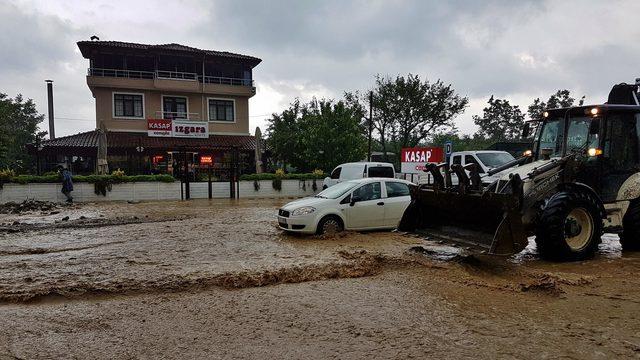 Heyelanda 5 küçükbaş telef oldu (2)