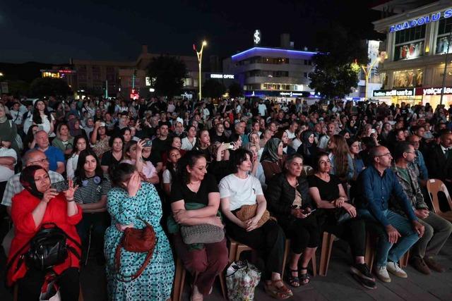 Erzincan&rsquo;da Sanat Festivali &Acirc;şık Daimi eserleriyle başladı 1
