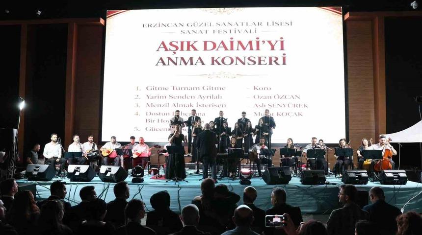 Erzincan&rsquo;da Sanat Festivali &Acirc;şık Daimi eserleriyle başladı