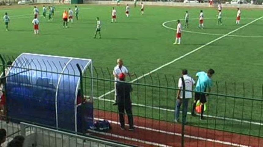 Antren&ouml;rden hakeme tokat! Kadın taraftarlardan şok s&ouml;zler