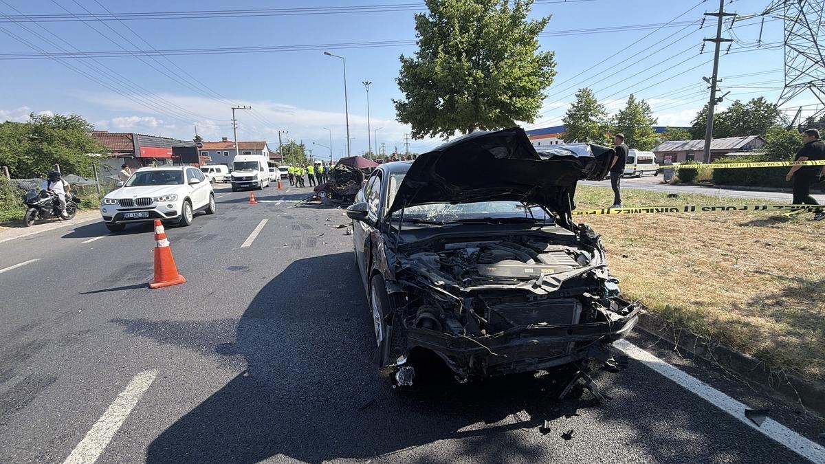 Ara&ccedil;lar pert oldu! Milletvekili Ercan &Ouml;zt&uuml;rk kaza yaptı: 1 &ouml;l&uuml;, 2 yaralı 2