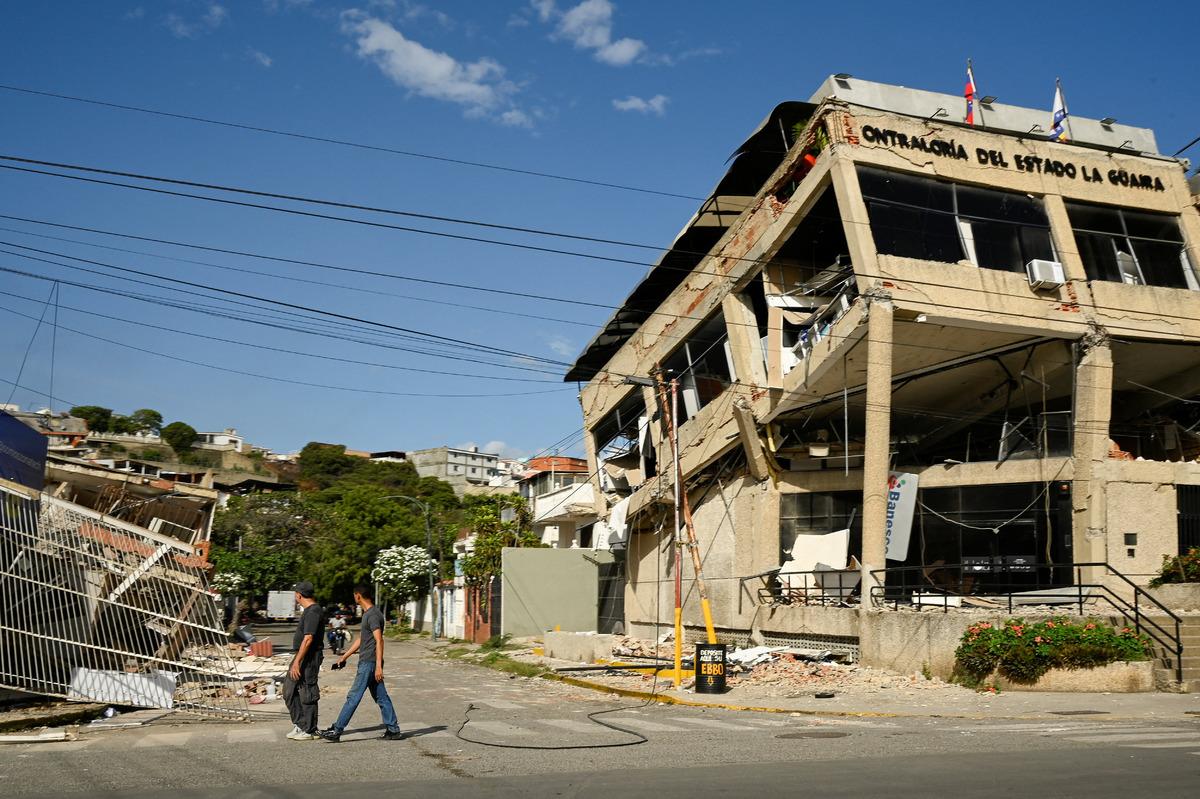 Prof. Dr. Şener &Uuml;ş&uuml;mezsoy dan Venezuela daki depremlere ilişkin a&ccedil;ıklama! T&uuml;rkiye den &ouml;rnekler verdi, o noktaya dikkat &ccedil;ekti: "Bilimsel bir ger&ccedil;ek" 1