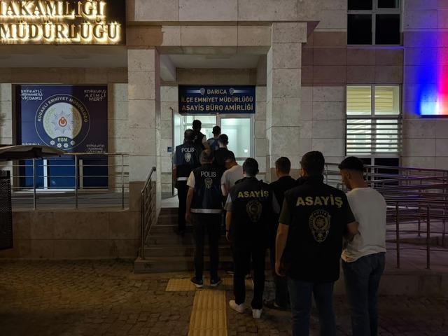 Darıca'da market ve kuyumcu yağmalayan 5 ş&uuml;pheli tutuklandı