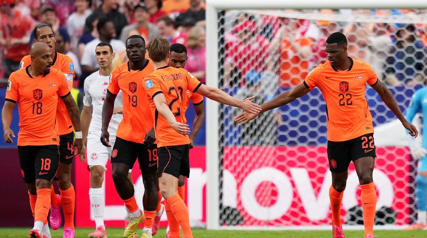 Hollanda Tunus'u 3 golle ge&ccedil;ti! D&uuml;nya Kupası'nda grubunu lider bitirdi