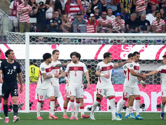 Millilerden D&uuml;nya Kupası'na zaferle veda! Kaan Ayhan son s&ouml;z&uuml; s&ouml;yledi