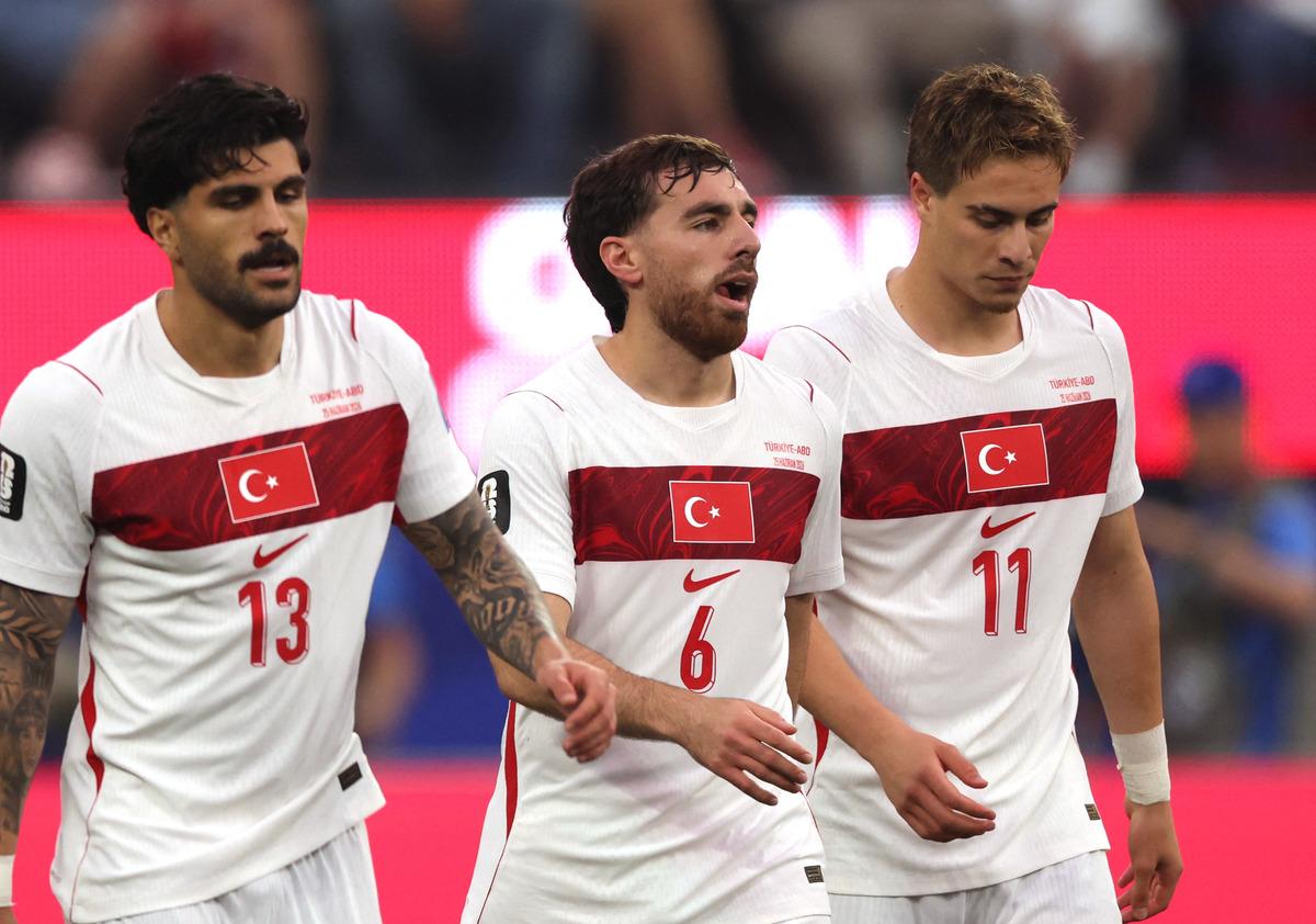 Milli Takım kampında aile krizi iddiası! Orkun K&ouml;k&ccedil;&uuml; n&uuml;n babasından olay hareket 2