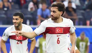 Orkun K&ouml;k&ccedil;&uuml;'n&uuml;n babasından olay hareket! Milli takımda aile krizi...