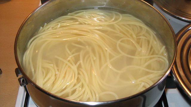 Makarna suyunu neden lavaboya dökmemelisiniz?