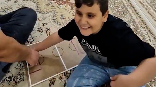 Görme engelli oğluna Ronaldo'nun golünü anlatan baba izleyenleri duygulandırdı