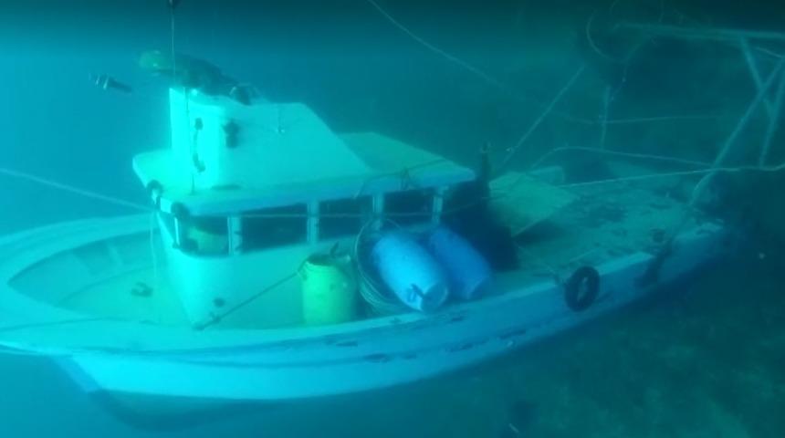 Ayvalık'ta alabora olan balıkçı teknesi denizin dibinde bulundu! 4 balıkçı hala kayıp
