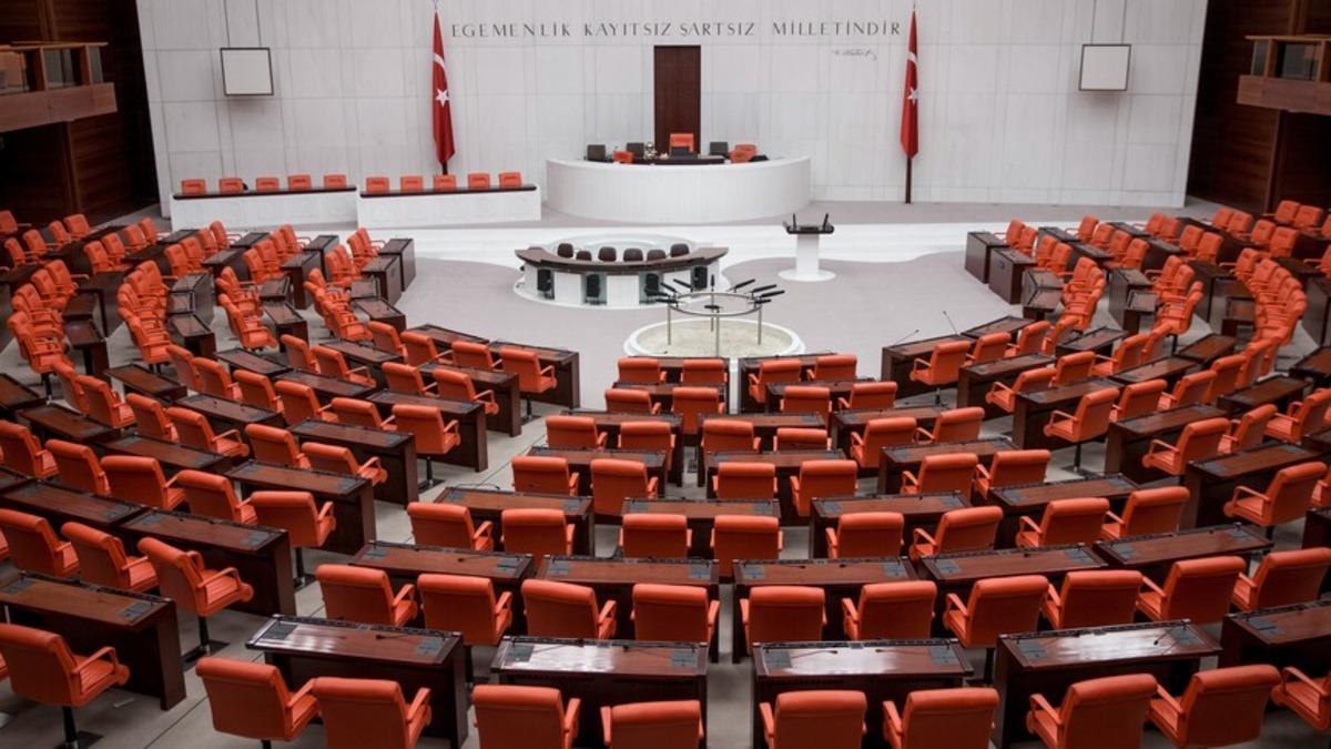 Meclis'te sandalye dağılımı değişti!