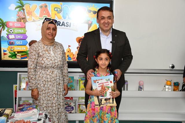 Bursa ve &ccedil;evre illerde &ouml;ğrenciler karnelerini aldı 2
