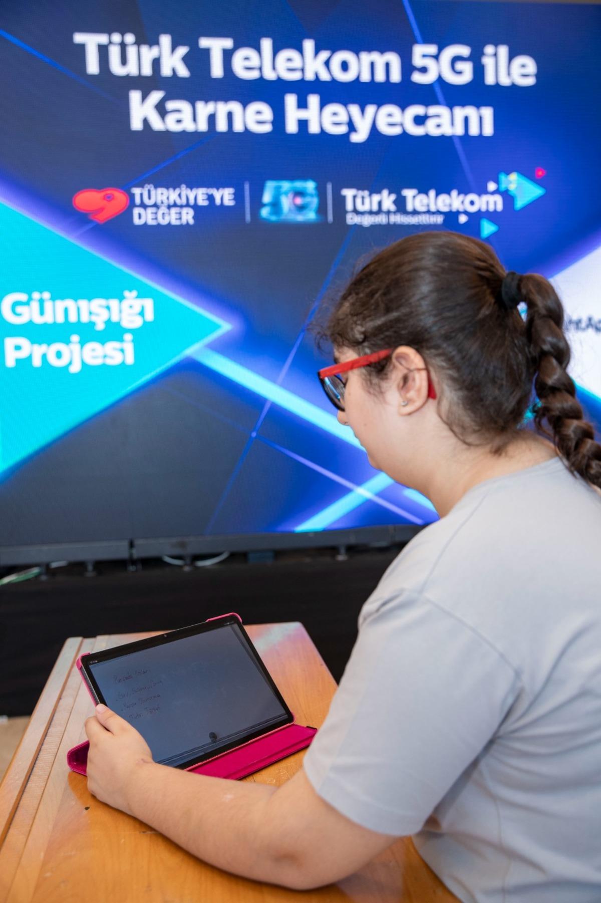 T&uuml;rk Telekom, TahtApp uygulamasıyla &ccedil;ocuklara ışık oldu;  5G ile karne heyecanı 7 ilde eş zamanlı yaşandı 2