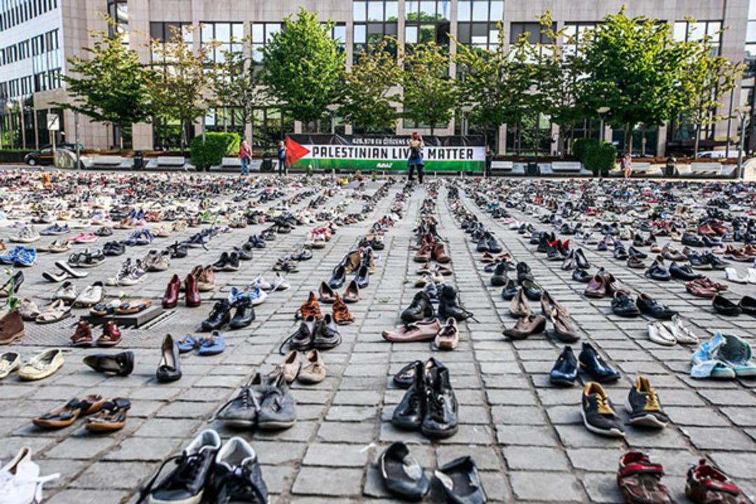 T&uuml;yleri diken diken eden eylem! Tam tamına 4500 &ccedil;ift ayakkabı... 