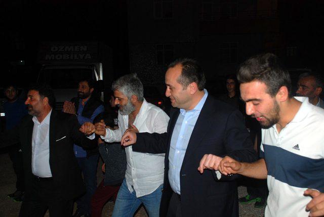 AK Parti adayı Zülfü Tolga Ağar, Elazığ'da sahur programına katıldı (2)- Yeniden