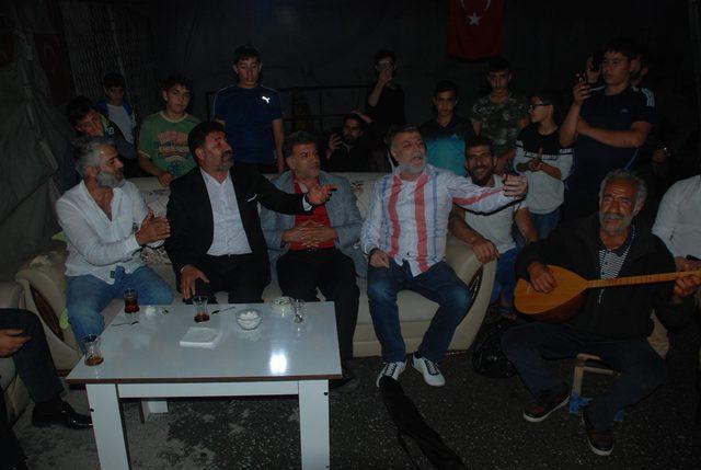 AK Parti adayı Zülfü Tolga Ağar, Elazığ'da sahur programına katıldı (2)- Yeniden