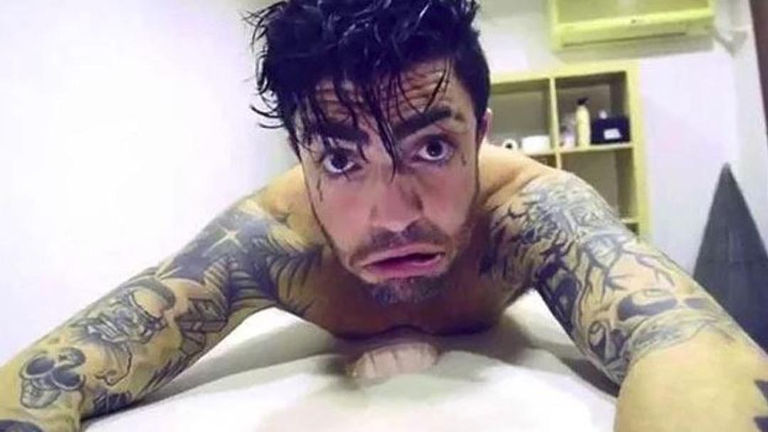 Yunanlı şarkıcının T&uuml;rk kadınlarını aşağılayan şarkısına tepki yağıyor