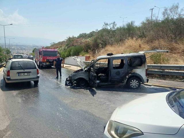 Polis aracı alevlere teslim oldu 5