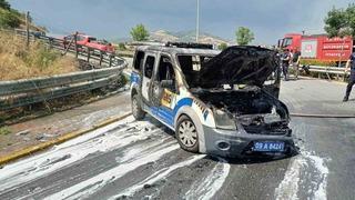 Polis aracı alevlere teslim oldu