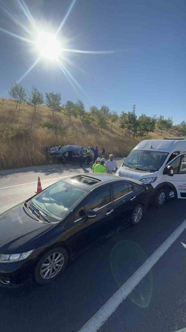 İki ayrı yerde 8 ara&ccedil;lı zincirleme kaza: 3 yaralı 1