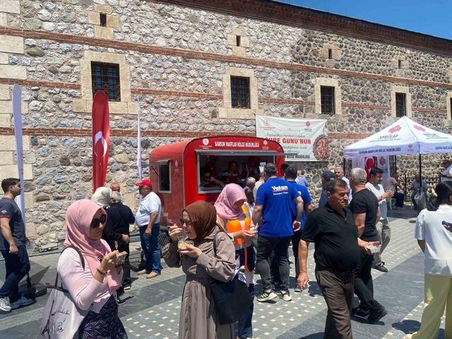 Vatandaşlara aşure ikramı 6