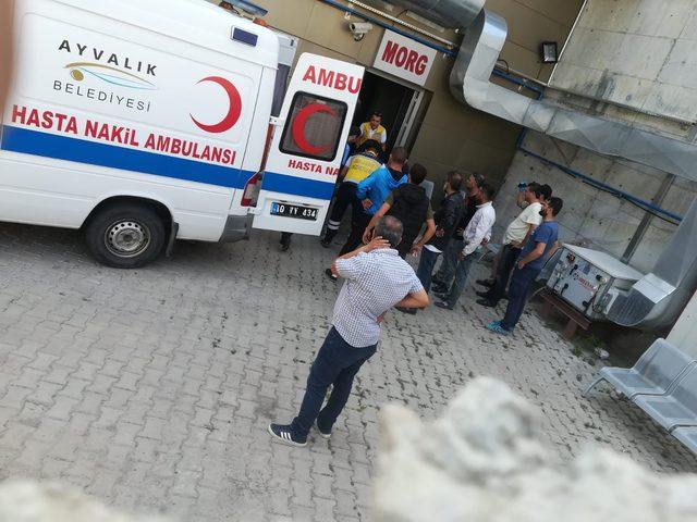 Ayvalık’ta batan tekne bulundu, kayıp 4 kişi aranıyor (2)