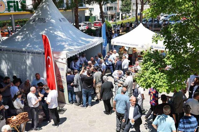 Bursa B&uuml;y&uuml;kşehir&rsquo;den 17 il&ccedil;ede aşure ikramı 5