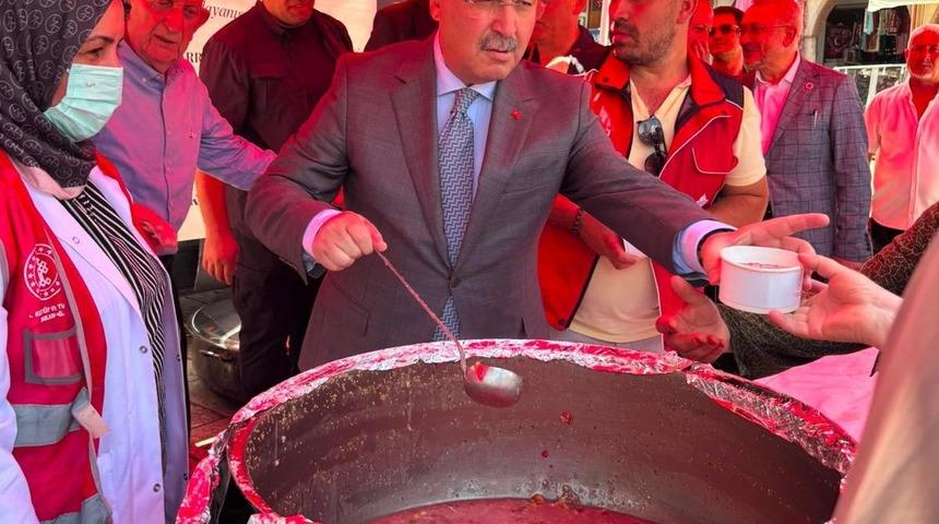 Denizli&rsquo;de Muharrem ayının bereketi aşure ikramıyla paylaşıldı