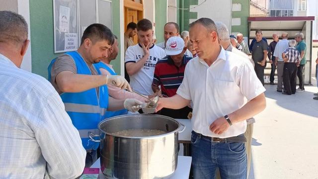 Hisarcık İlçe Müftülüğü’nden aşure ikramı