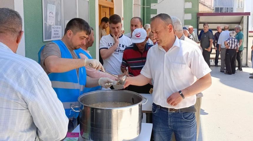 Hisarcık İl&ccedil;e M&uuml;ft&uuml;l&uuml;ğ&uuml;&rsquo;nden aşure ikramı