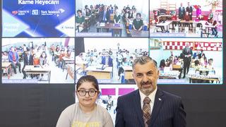 Türk Telekom, TahtApp uygulamasıyla çocuklara ışık oldu;  5G ile karne heyecanı 7 ilde eş zamanlı yaşandı
