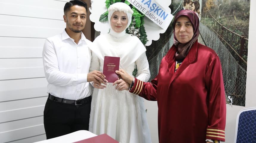 Malatya'da nikah dairesinde "26.06.2026" yoğunluğu