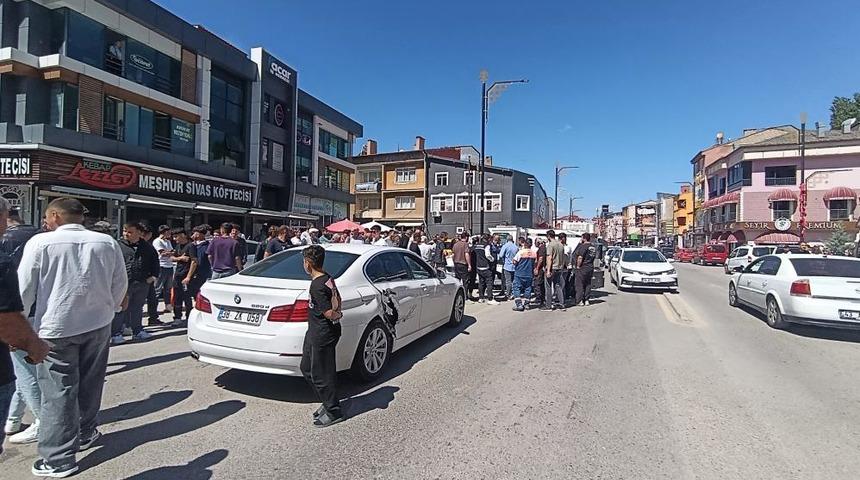 Sivas'ta 4 ara&ccedil;lı zincirleme kaza: 1 yaralı