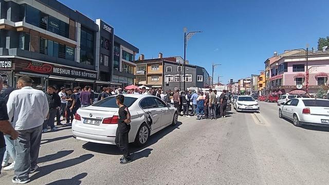 Sivas'ta 4 araçlı zincirleme kaza: 1 yaralı