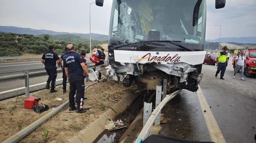 Aydın-Denizli otoyolunda feci kaza: 1'i ağır 20 yaralı