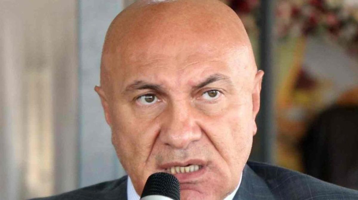 Kul&uuml;pler Birliği nde b&uuml;y&uuml;k kavga! Y&uuml;ksel Yıldırım salondan &ccedil;ıkarıldı: Seni buraya g&ouml;merim 3