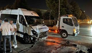 Bursa&rsquo;da servis minib&uuml;s&uuml; ref&uuml;je &ccedil;ıktı: 1 yaralı