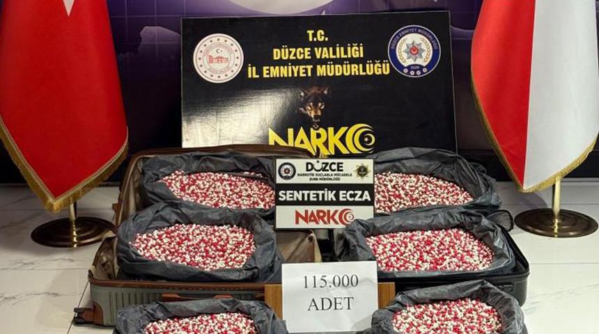 İstanbul'dan Samsun'a uyuşturucu sevkiyatına D&uuml;zce polisi 'Dur' dedi