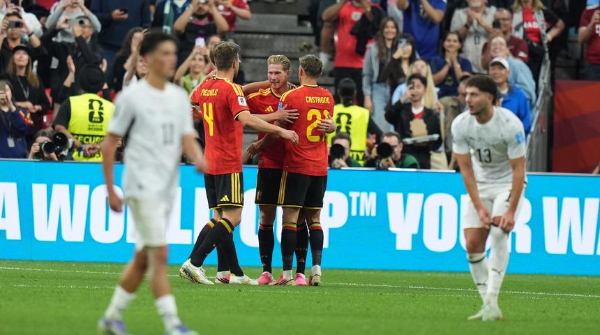 Courtois rekor kırdı, Bel&ccedil;ika lider olarak bir &uuml;st tura &ccedil;ıktı!
