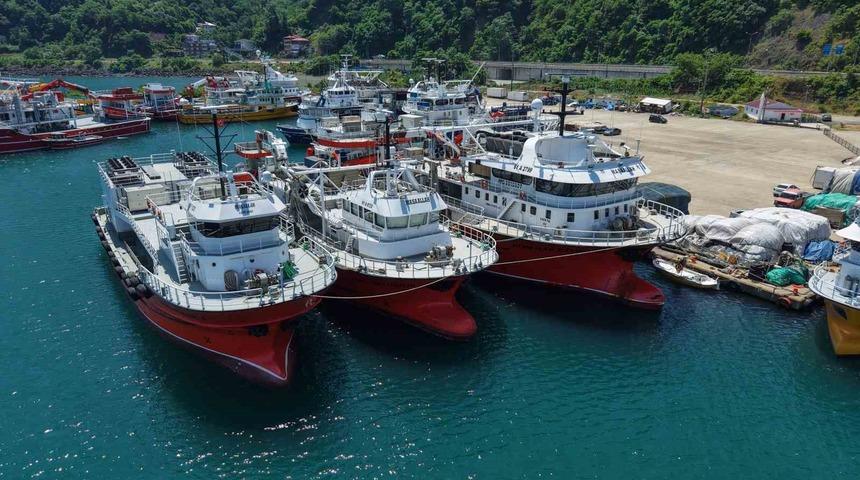 50 tonluk orkinos avı kotasını 42 g&uuml;nde doldurup Yoroz Limanı&rsquo;na demirlediler
