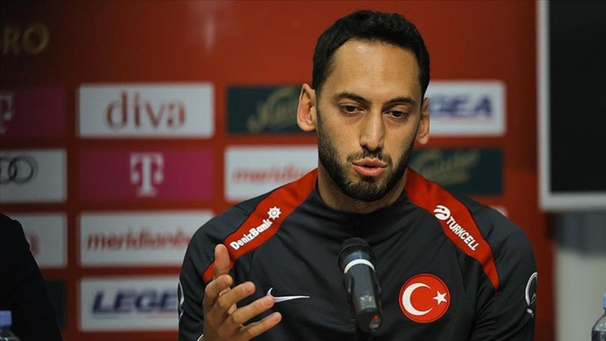 &Uuml;lkeye d&ouml;ner d&ouml;nmez paylaştı! Hakan &Ccedil;alhanoğlu ndan beklenen a&ccedil;ıklama geldi 4