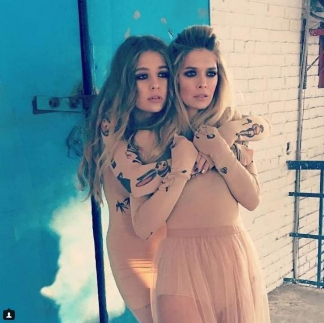 Hangisi anne, hangisi kız? Ger&ccedil;eği &ouml;ğrenen şaşıp kalıyor